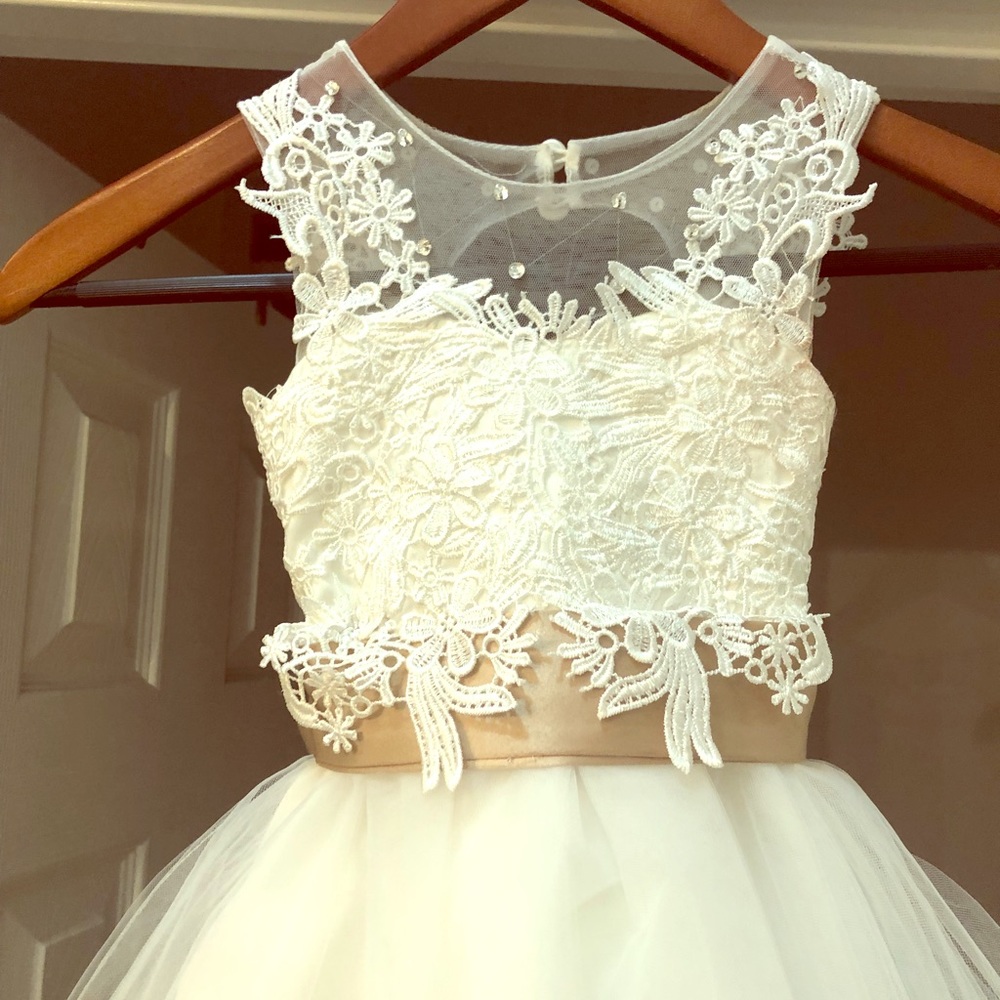 SOLD!! SOLD!! STUNNING Flower girl dress.